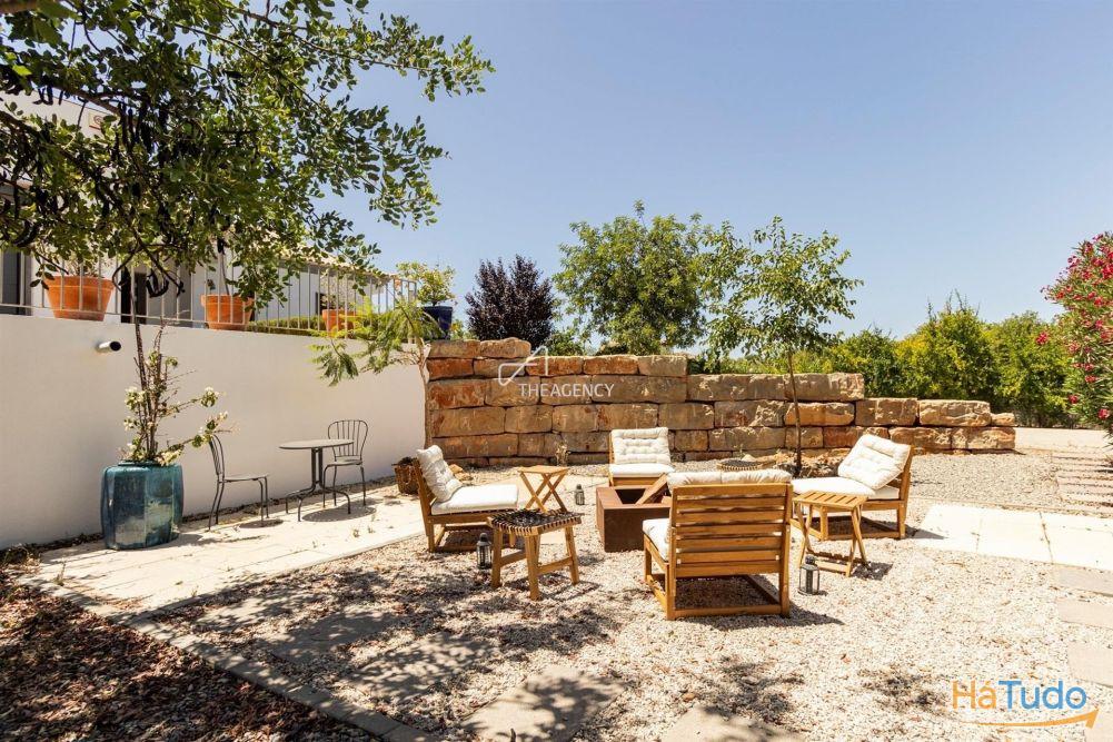 Villa de 4 quartos recém-construída Villa de 4 quartos recém-construída