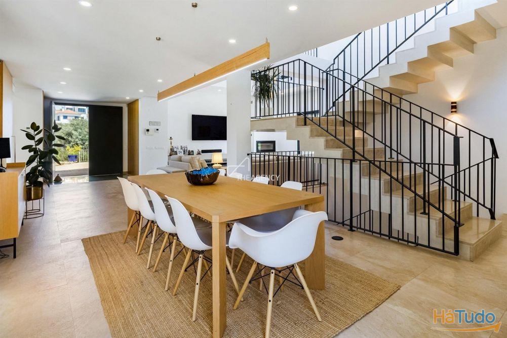 Villa de 4 quartos recém-construída Villa de 4 quartos recém-construída