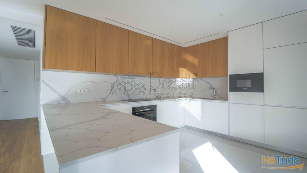 Apartamentos Novos 3 quartos, para venda na Cidade de Guimares