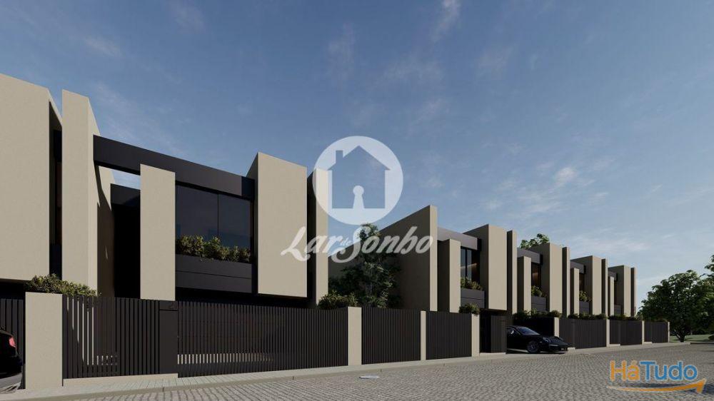 Moradia nova T3, com 2 frentes, localizada em São Pedro da Cova, no concelho de Gondomar Moradia nova T3, com 2 frentes, localizada em São Pedro da Cova, no concelho de Gondomar