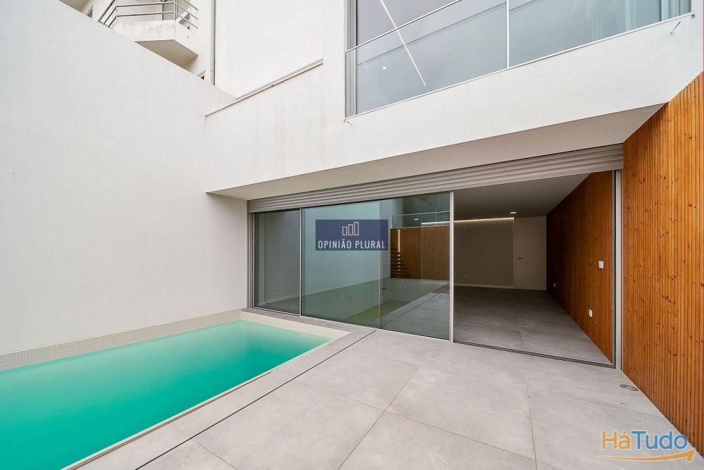 Espaçosa Moradia T4 com Escritório e Piscina - Pronta a Habitar Espaçosa Moradia T4 com Escritório e Piscina - Pronta a Habitar
