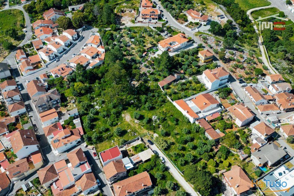 Terreno para construção no centro de Mira de Aire com 5.567 m2 Terreno para construção no centro de Mira de Aire com 5.567 m2