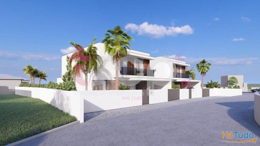 MORADIAS T3+1 EM CONSTRUO - RORIZ