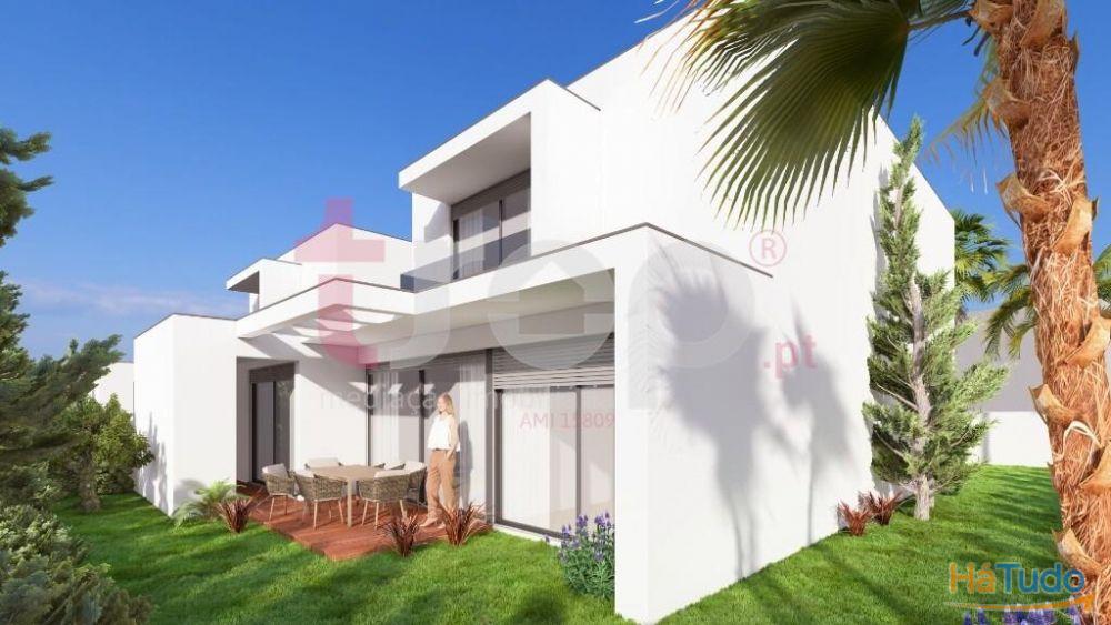 MORADIAS T3+1 EM CONSTRUO - RORIZ
