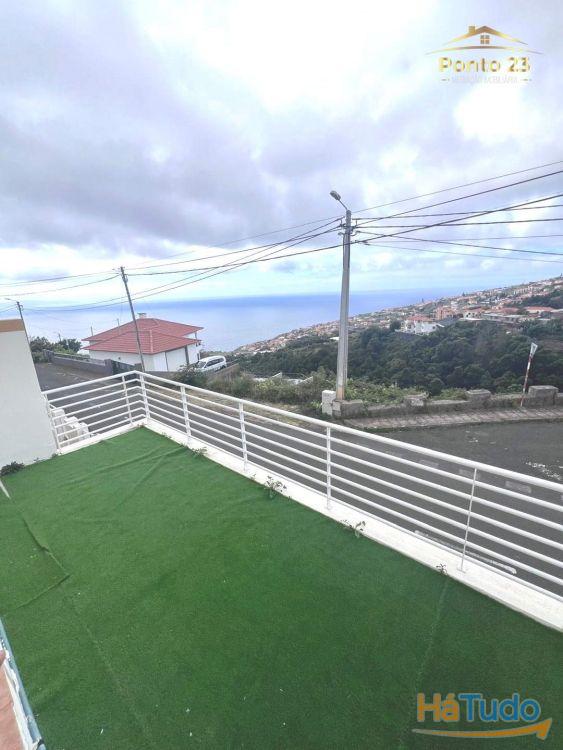 Moradia T3 com vista mar, situada em Gaula rua da palmeira, santa cruz -Ilha da Madeira