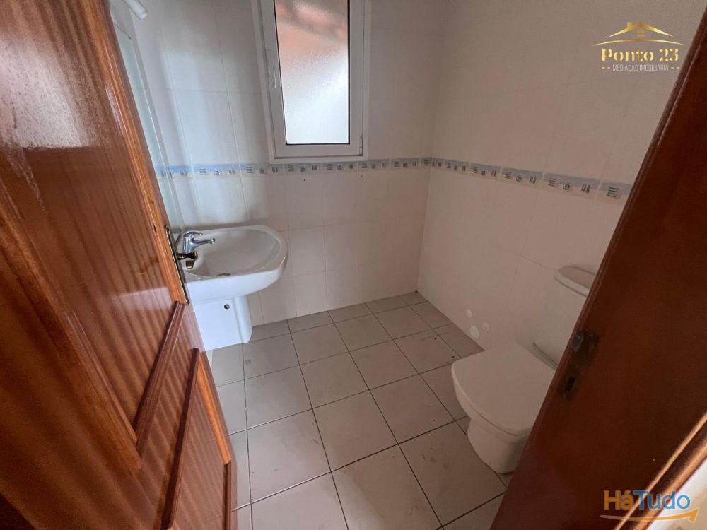 Moradia T3 com vista mar, situada em Gaula rua da palmeira, santa cruz -Ilha da Madeira