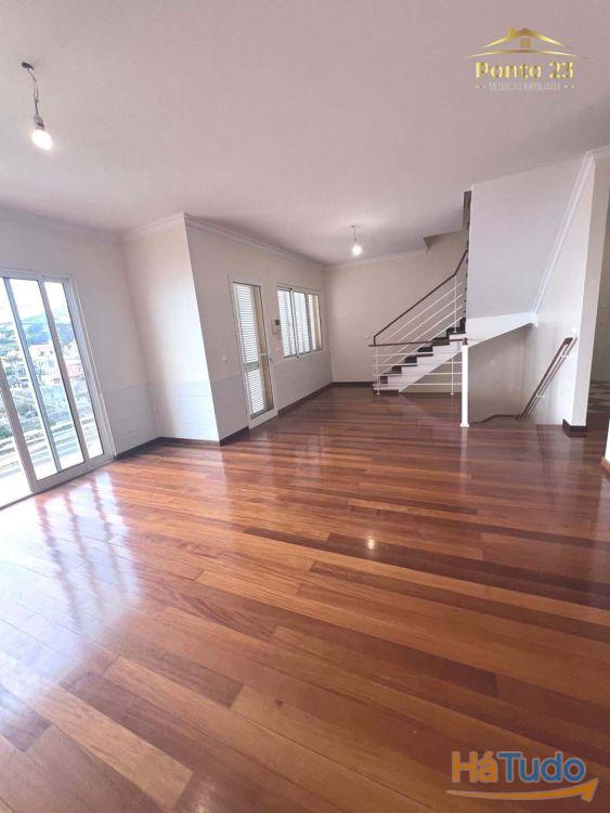Moradia T3 com vista mar, situada em Gaula rua da palmeira, santa cruz -Ilha da Madeira