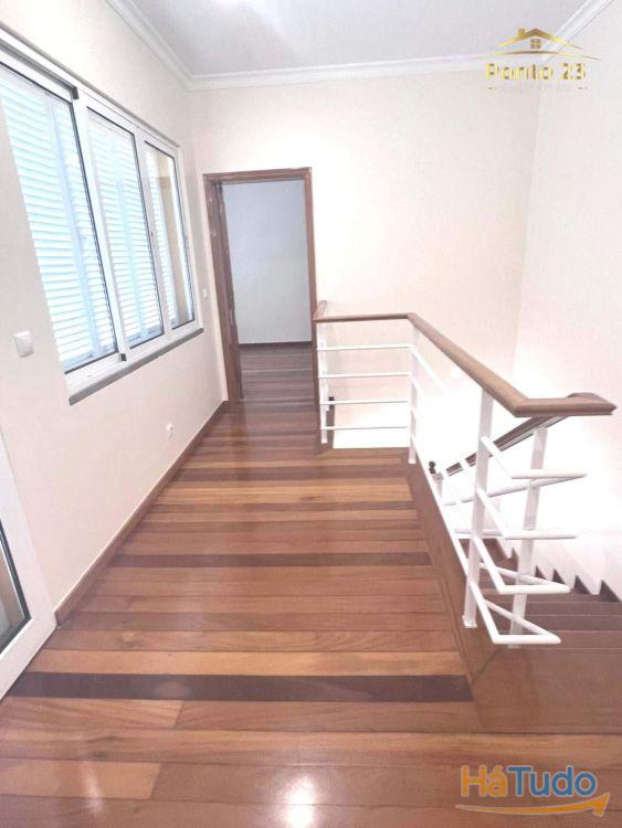Moradia T3 com vista mar, situada em Gaula rua da palmeira, santa cruz -Ilha da Madeira