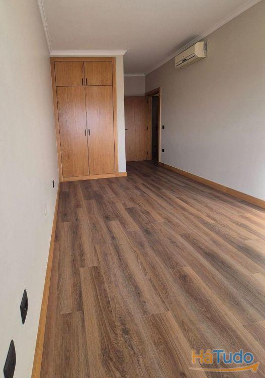 Apartamento, para venda, Lousada - Silvares, Pias, Nogueira e Alvarenga