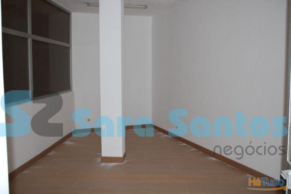 Loja renovada na Rua da Boavista-Porto