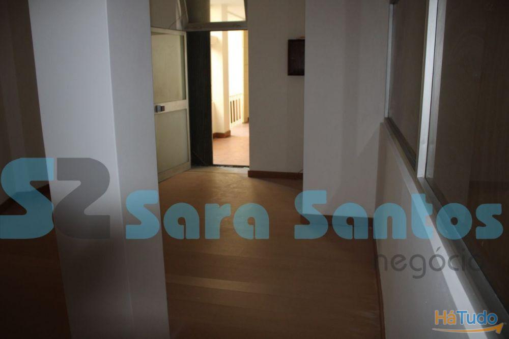 Loja renovada na Rua da Boavista-Porto