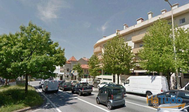 Loja Gaveto junto Circunvala��o-S.Mamede