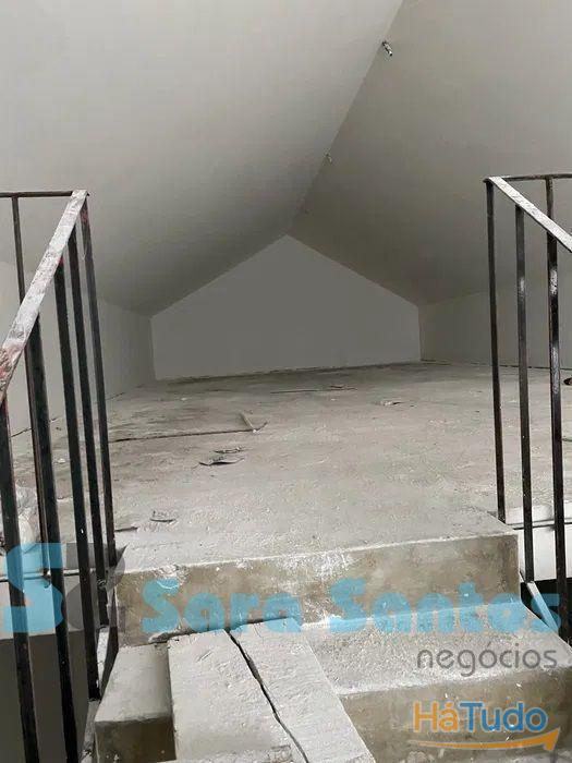 Loja Nova C/ Mezanine 235m2 baixa Porto