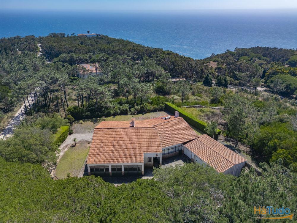 Propriedade Única na Azóia (Colares) . Uma Jóia à beira-mar Propriedade Única na Azóia (Colares) . Uma Jóia à beira-mar