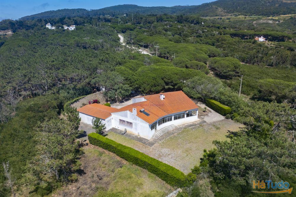 Propriedade Única na Azóia (Colares) . Uma Jóia à beira-mar Propriedade Única na Azóia (Colares) . Uma Jóia à beira-mar