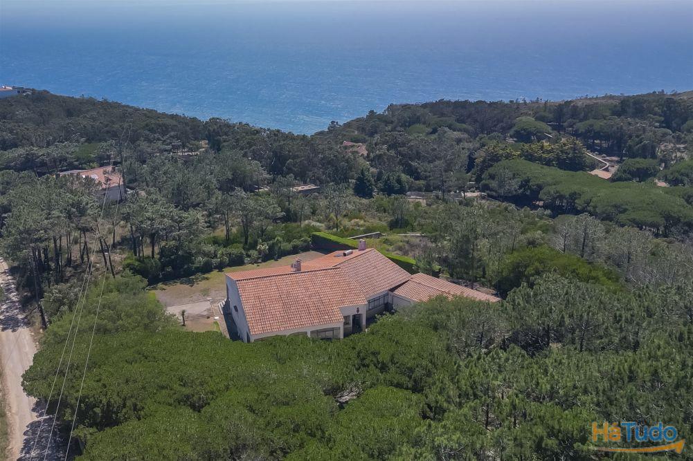 Propriedade Única na Azóia (Colares) . Uma Jóia à beira-mar Propriedade Única na Azóia (Colares) . Uma Jóia à beira-mar