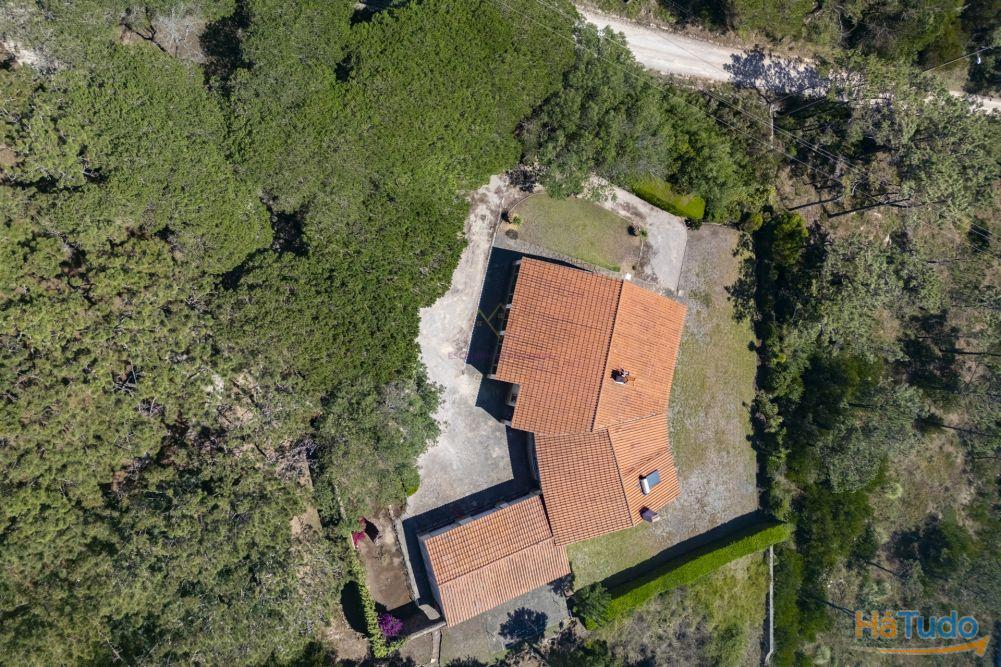 Propriedade Única na Azóia (Colares) . Uma Jóia à beira-mar Propriedade Única na Azóia (Colares) . Uma Jóia à beira-mar