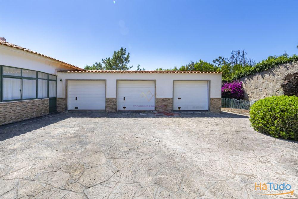 Propriedade Única na Azóia (Colares) . Uma Jóia à beira-mar Propriedade Única na Azóia (Colares) . Uma Jóia à beira-mar