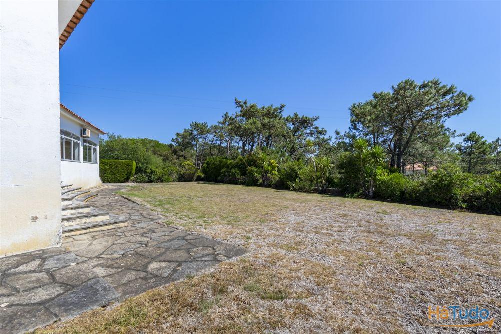 Propriedade Única na Azóia (Colares) . Uma Jóia à beira-mar Propriedade Única na Azóia (Colares) . Uma Jóia à beira-mar