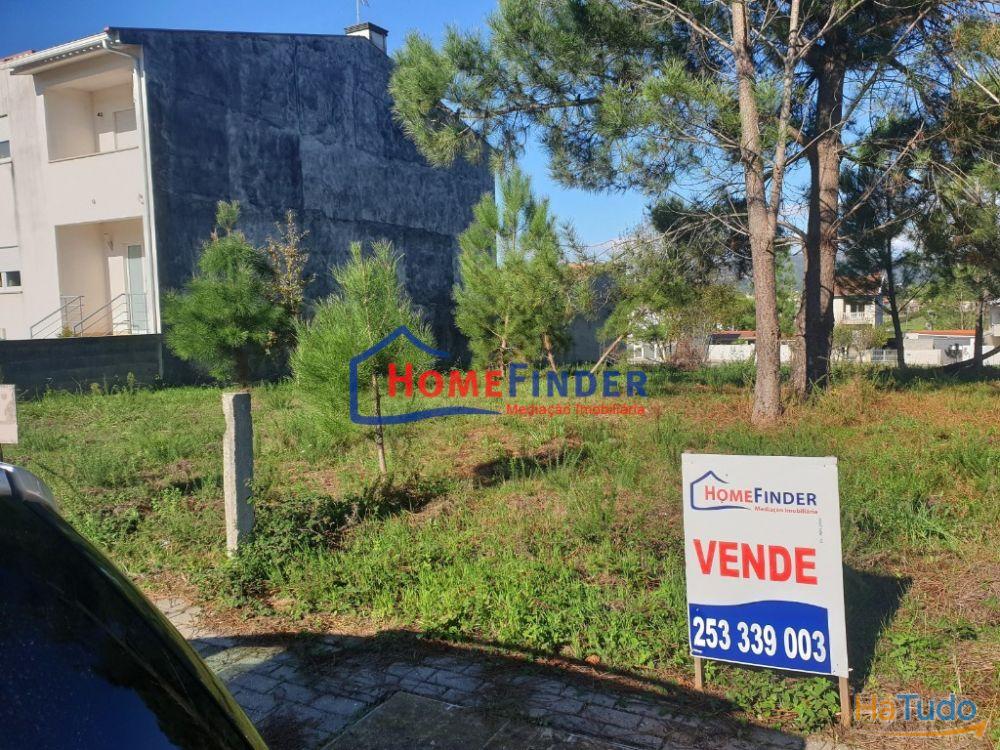 Terreno com 367 m2 em Vila Verde Terreno com 367 m2 em Vila Verde