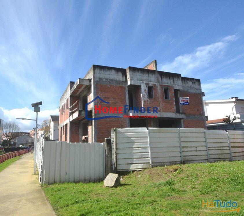 Moradia Geminada V3 - Santa Tecla Moradia Geminada V3 - Santa Tecla