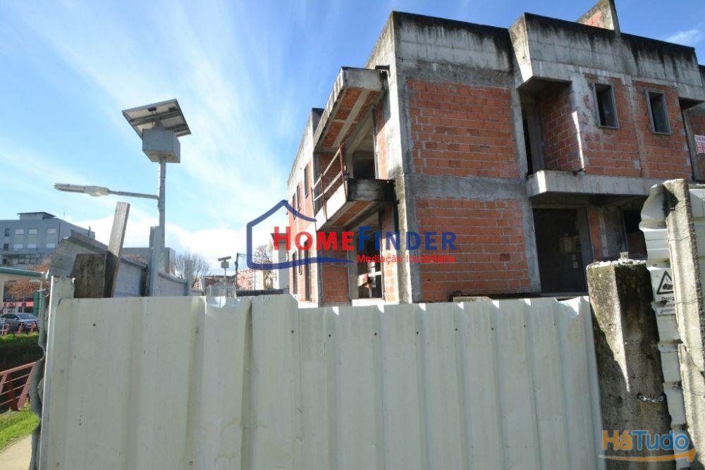 Moradia Geminada V3 - Santa Tecla Moradia Geminada V3 - Santa Tecla