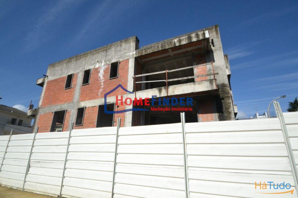 Moradia Geminada V3 - Santa Tecla Moradia Geminada V3 - Santa Tecla