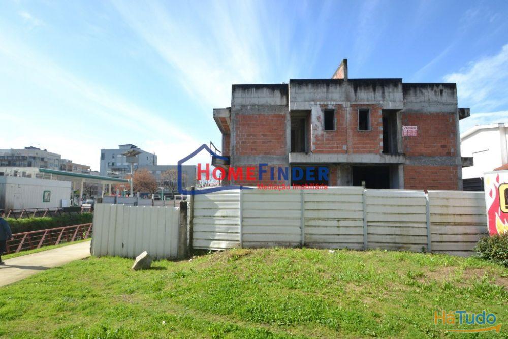 Moradia Geminada V3 - Santa Tecla Moradia Geminada V3 - Santa Tecla