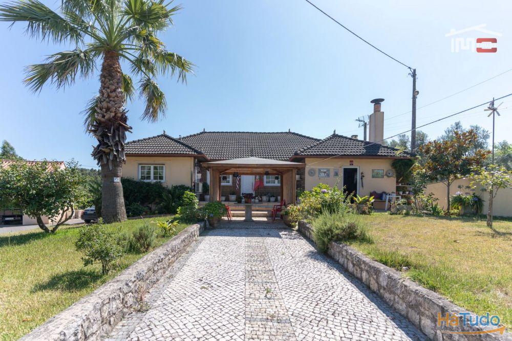 MORADIA T3 COM RES DO CHÃO E CAVE EM MOITA DO MARTINHO SÃO MAMEDE MORADIA T3 COM RES DO CHÃO E CAVE EM MOITA DO MARTINHO SÃO MAMEDE