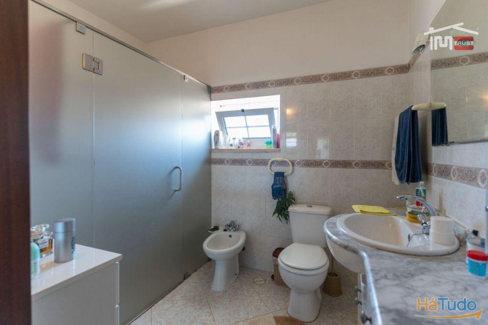 MORADIA T3 COM RES DO CHÃO E CAVE EM MOITA DO MARTINHO SÃO MAMEDE MORADIA T3 COM RES DO CHÃO E CAVE EM MOITA DO MARTINHO SÃO MAMEDE