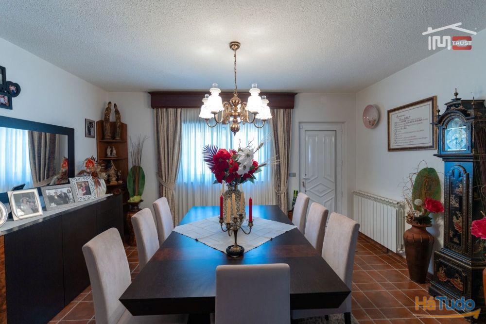 MORADIA T3 COM RES DO CHÃO E CAVE EM MOITA DO MARTINHO SÃO MAMEDE MORADIA T3 COM RES DO CHÃO E CAVE EM MOITA DO MARTINHO SÃO MAMEDE