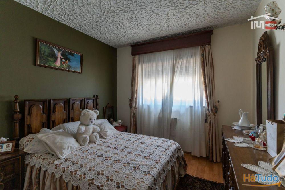 MORADIA T3 COM RES DO CHÃO E CAVE EM MOITA DO MARTINHO SÃO MAMEDE MORADIA T3 COM RES DO CHÃO E CAVE EM MOITA DO MARTINHO SÃO MAMEDE