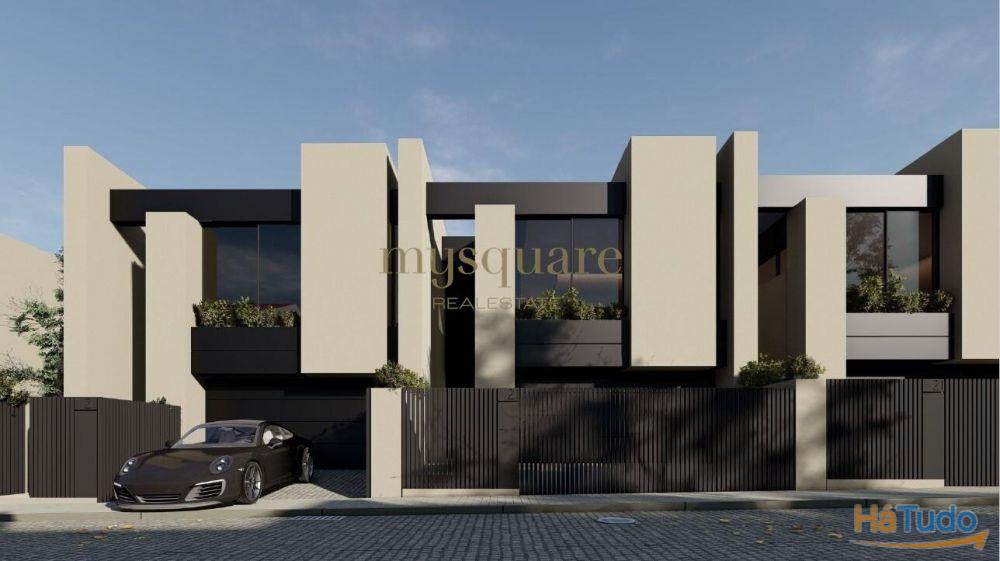 Moradia T3 de 2 frentes com jardim em São Pedro da Cova, Gondomar Moradia T3 de 2 frentes com jardim em São Pedro da Cova, Gondomar