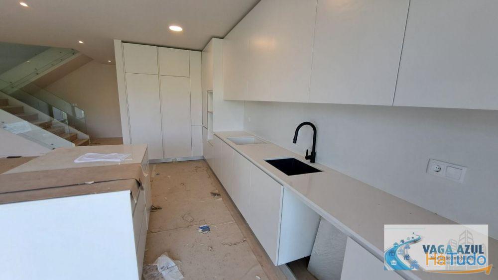 Moradia Nova T3 2 Frentes à Escola EB23 de S. P. da Cova Moradia Nova T3 2 Frentes à Escola EB23 de S. P. da Cova