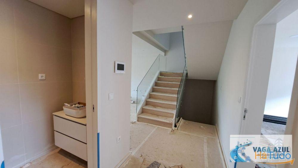 Moradia Nova T3 2 Frentes à Escola EB23 de S. P. da Cova Moradia Nova T3 2 Frentes à Escola EB23 de S. P. da Cova