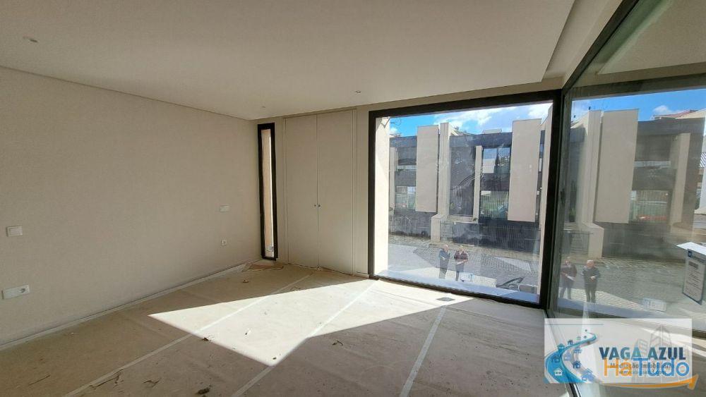 Moradia Nova T3 2 Frentes à Escola EB23 de S. P. da Cova Moradia Nova T3 2 Frentes à Escola EB23 de S. P. da Cova