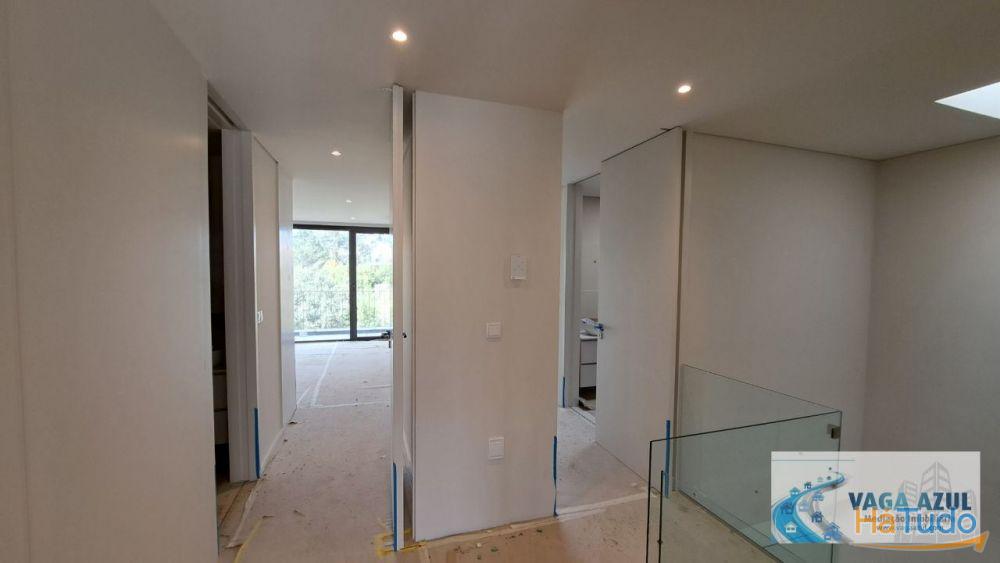 Moradia Nova T3 2 Frentes à Escola EB23 de S. P. da Cova Moradia Nova T3 2 Frentes à Escola EB23 de S. P. da Cova