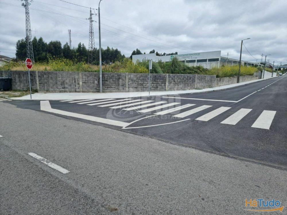 TERRENO URBANO PARA CONSTRUÇÃO DE 13 MORADIAS EM ESMORIZ TERRENO URBANO PARA CONSTRUÇÃO DE 13 MORADIAS EM ESMORIZ
