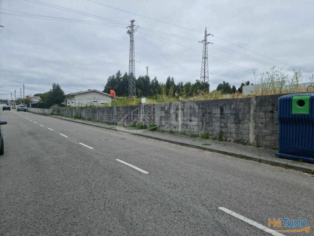 TERRENO URBANO PARA CONSTRUÇÃO DE 13 MORADIAS EM ESMORIZ TERRENO URBANO PARA CONSTRUÇÃO DE 13 MORADIAS EM ESMORIZ