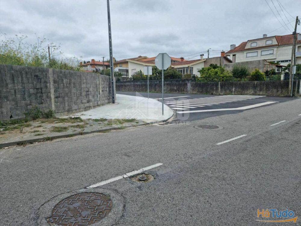 TERRENO URBANO PARA CONSTRUÇÃO DE 13 MORADIAS EM ESMORIZ TERRENO URBANO PARA CONSTRUÇÃO DE 13 MORADIAS EM ESMORIZ