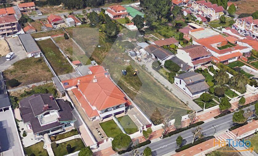 TERRENO URBANO - AVENIDA DA RÉGUA TERRENO URBANO - AVENIDA DA RÉGUA