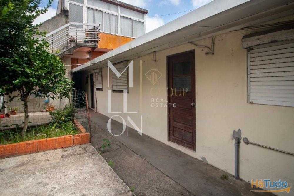 Moradia T6 com Terreno no Centro da Areosa ? Potencial para Construção em Altura Moradia T6 com Terreno no Centro da Areosa ? Potencial para Construção em Altura