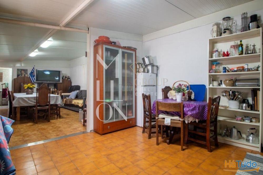 Moradia T6 com Terreno no Centro da Areosa ? Potencial para Construção em Altura Moradia T6 com Terreno no Centro da Areosa ? Potencial para Construção em Altura