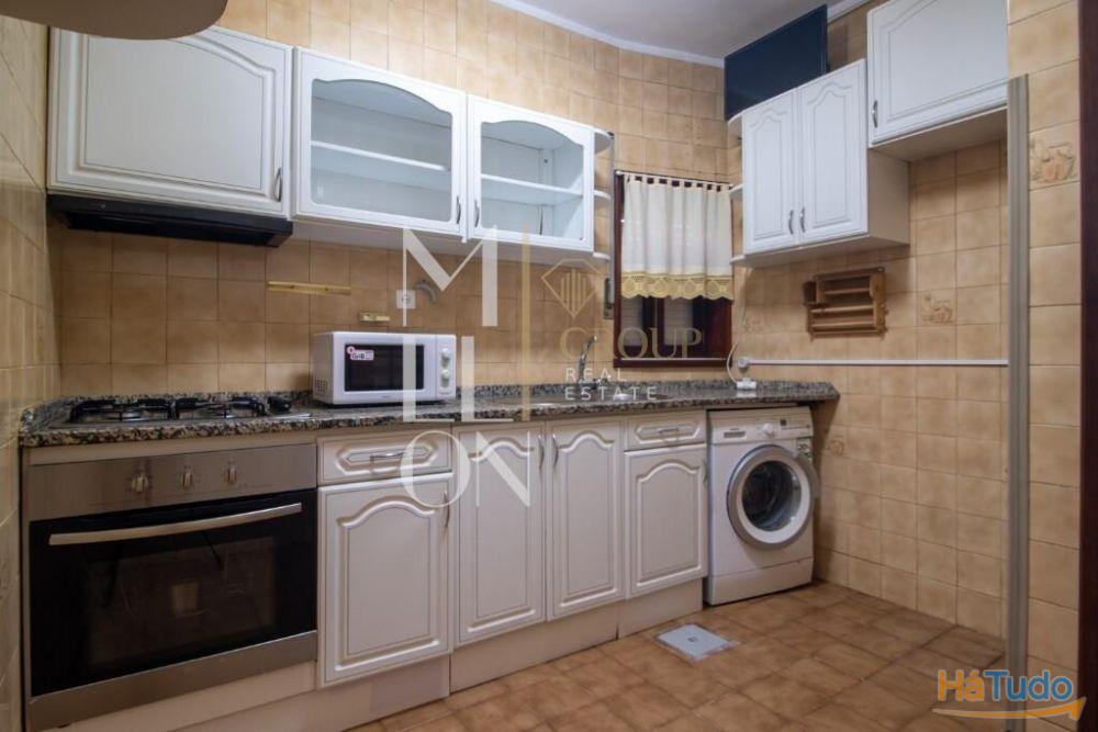 Moradia T6 com Terreno no Centro da Areosa ? Potencial para Construção em Altura Moradia T6 com Terreno no Centro da Areosa ? Potencial para Construção em Altura