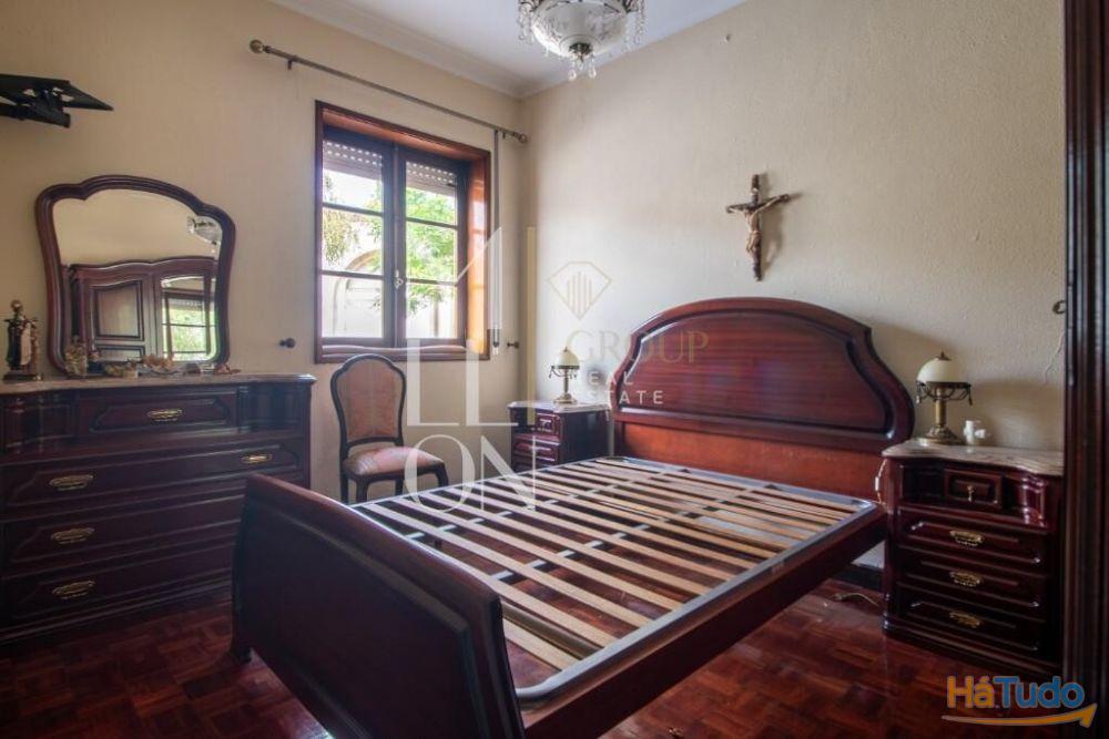 Moradia T6 com Terreno no Centro da Areosa ? Potencial para Construção em Altura Moradia T6 com Terreno no Centro da Areosa ? Potencial para Construção em Altura