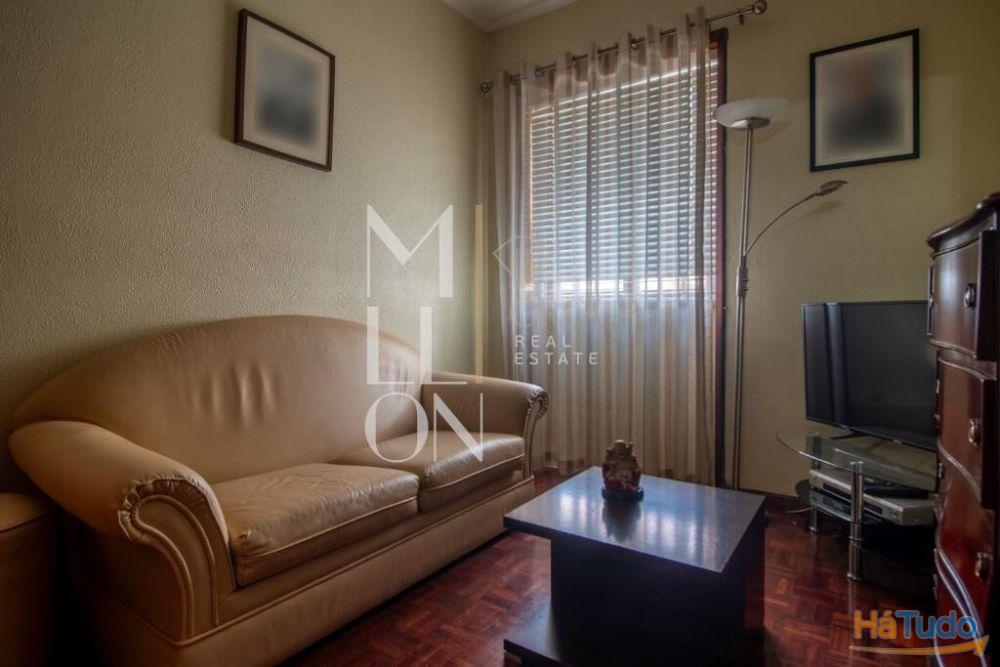 Moradia T6 com Terreno no Centro da Areosa ? Potencial para Construção em Altura Moradia T6 com Terreno no Centro da Areosa ? Potencial para Construção em Altura