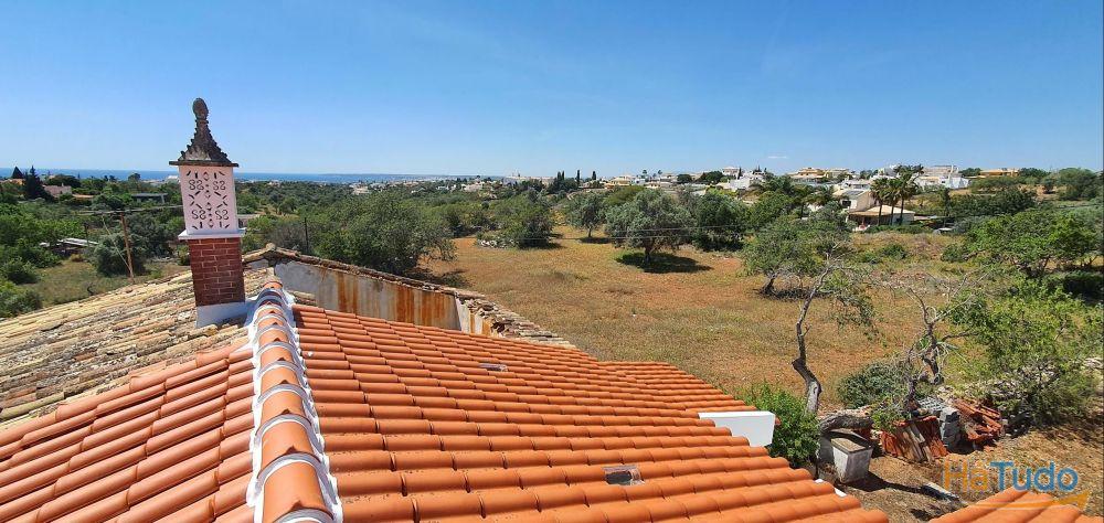 Terreno com vista de mar com rea de construo