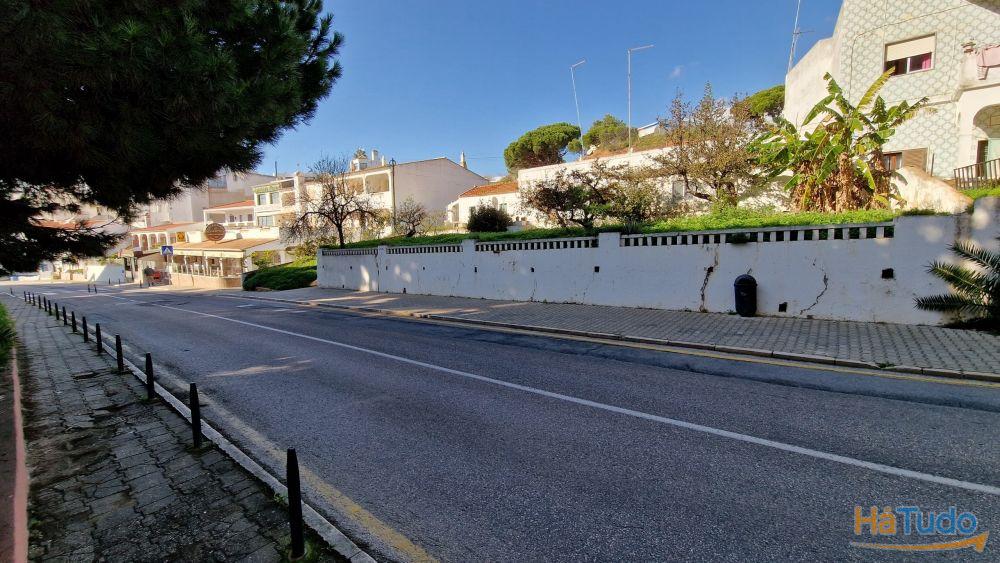 Terreno para construo de Apartamentos e Lojas a 150 metros da Praia