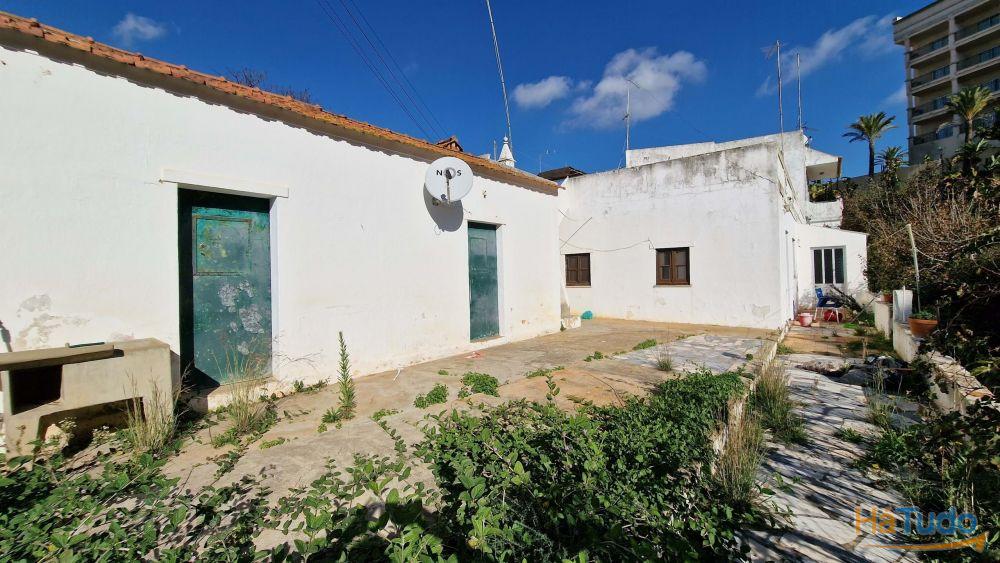 Terreno para construo de Apartamentos e Lojas a 150 metros da Praia