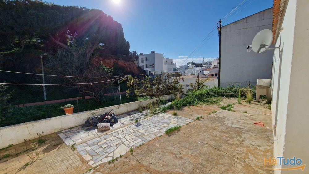 Terreno para construo de Apartamentos e Lojas a 150 metros da Praia